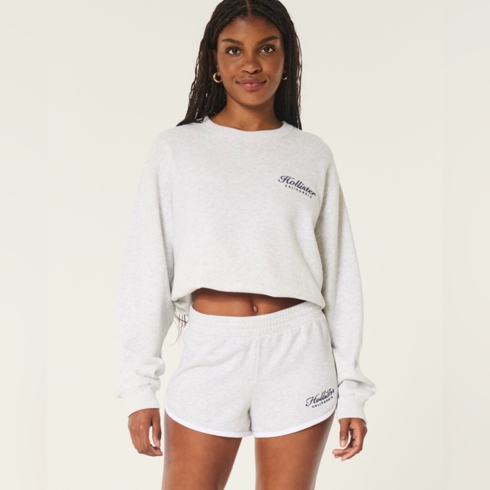 Hollister HIGH-RISE LOGO SHORTS 🖤 Size XXS